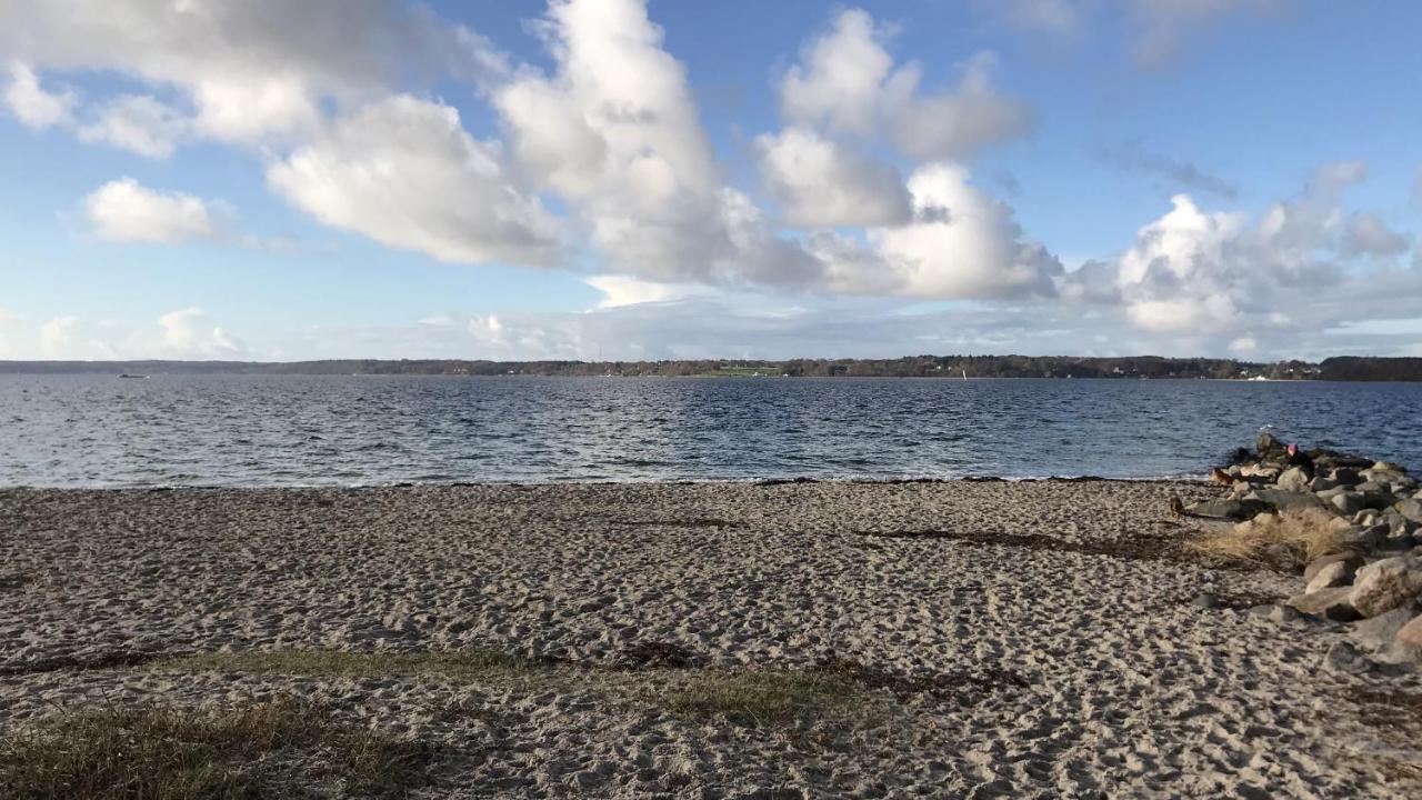Strandblick Mit Strandkorb & Fahrraedern Gluecksburg Exterior photo