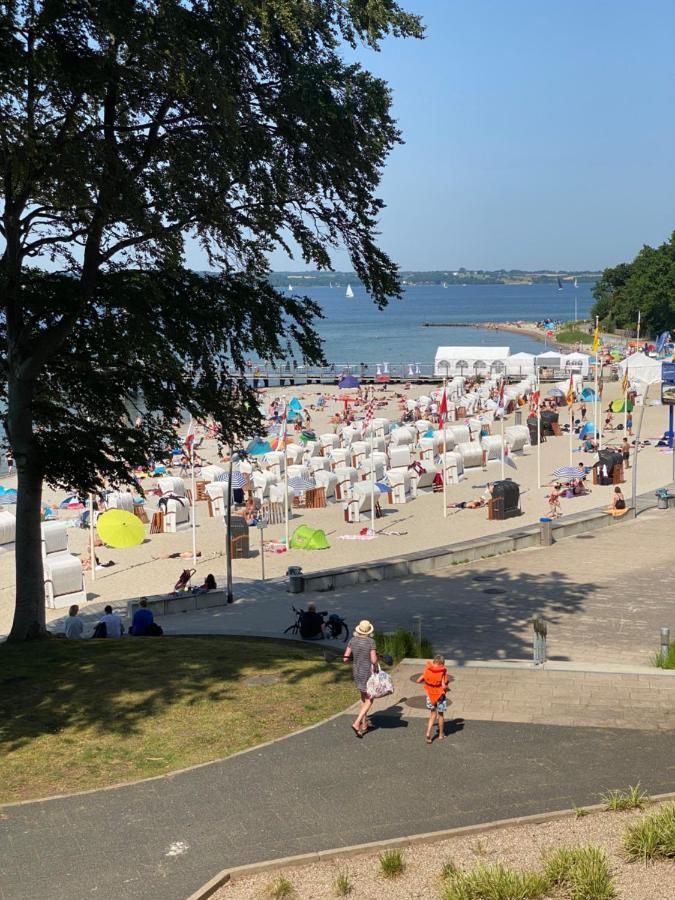 Strandblick Mit Strandkorb & Fahrraedern Gluecksburg Exterior photo